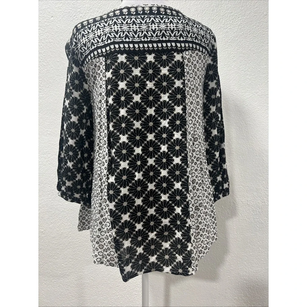STYLE &CO. Blouse Long Sleeves Black White Floral Beaded Pullover Flared PS